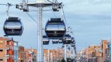 In La Paz, the cable car became a popular mode of transportation within a very short time. In La Paz, the cable car became a popular mode of transportation within a very short time.