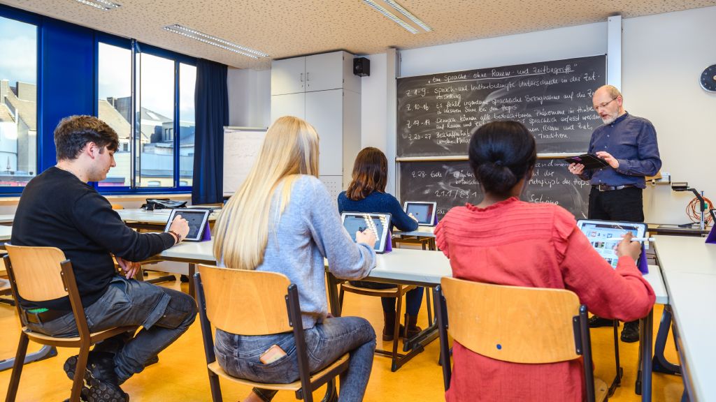 Viktoriaschule는 2019년 네트워크 아키텍처를 LANCOM의 클라우드 관리형 Wi-Fi 네트워크로 업그레이드했습니다.
