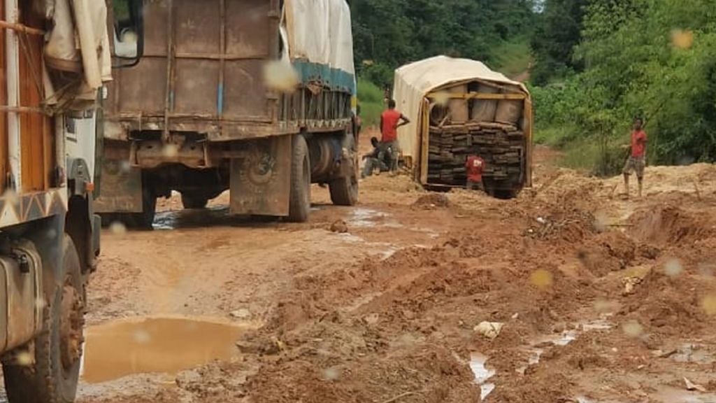 Major connecting route along which MNT benchmarked mobile services. 