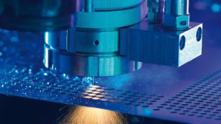 Wasserstrahlgeführtes Laserschneiden