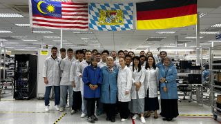Die Reisegruppe im R&S-Werk in Malaysia 