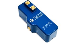 Focus Microwaves導波管チューナー、モデルW1701100BV(©Focus Microwaves) Focus Microwaves導波管チューナー、モデルW1701100BV(©Focus Microwaves)