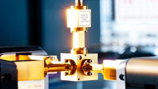 Comparison of Time Domain Scans and Stepped Frequency Scans in EMI Test Receivers