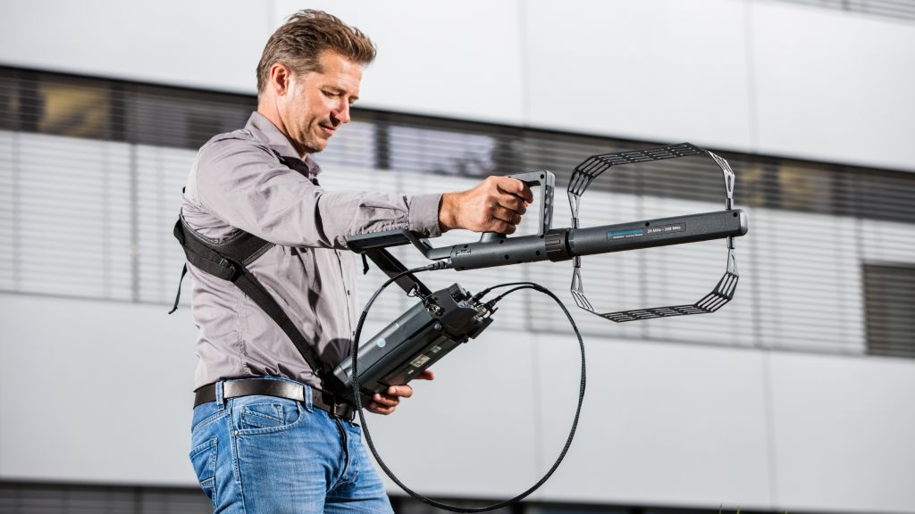 Interference hunting with the HE400VHF VHF antenna module