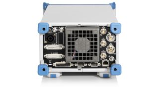 R&S®EB500 モニタリング受信機 R&S®EB500 モニタリング受信機