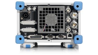 R&S®EB500 モニタリング受信機 R&S®EB500 モニタリング受信機