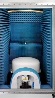 R&S®ATS1500C 車載用レーダーのためのアンテナ・テストチャンバー R&S®ATS1500C 車載用レーダーのためのアンテナ・テストチャンバー