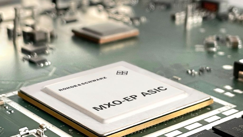 R&S®MXO 4 ASIC processes 200 Gbit/s to deliver the world’s fastest update rate 
