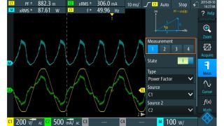 Power factor measurement of an electronic load with automatic measurement functions.