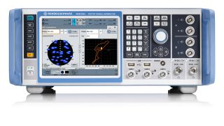 R&S®SMW200AによるGNSSシミュレーション。 R&S®SMW200AによるGNSSシミュレーション。