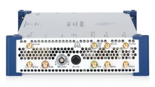 R&S®CMXHEAD50 Remote radio head 50 GHz for signaling R&S®CMXHEAD50 Remote radio head 50 GHz for signaling