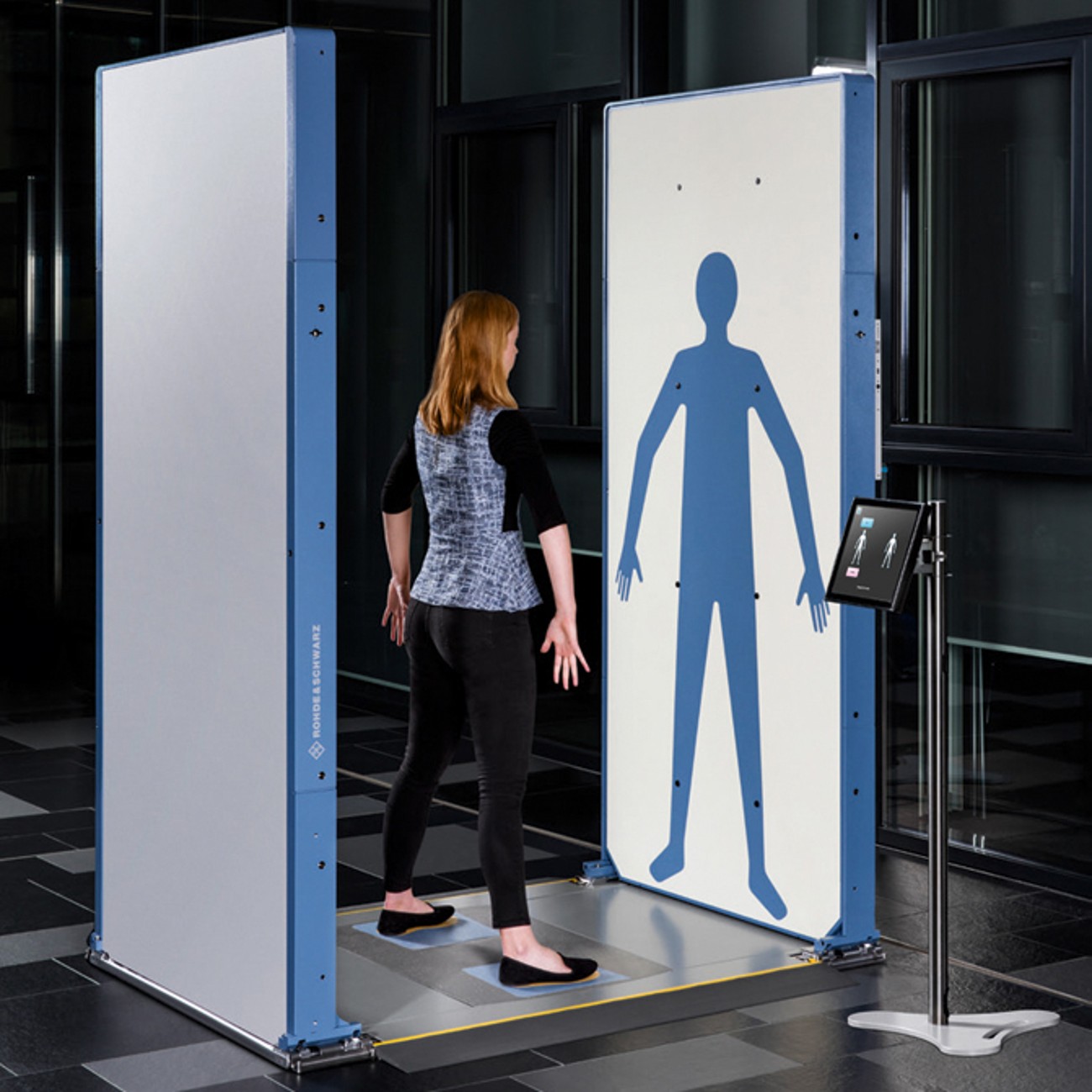 Safe, high resolution radio frequency security screening Rohde & Schwarz