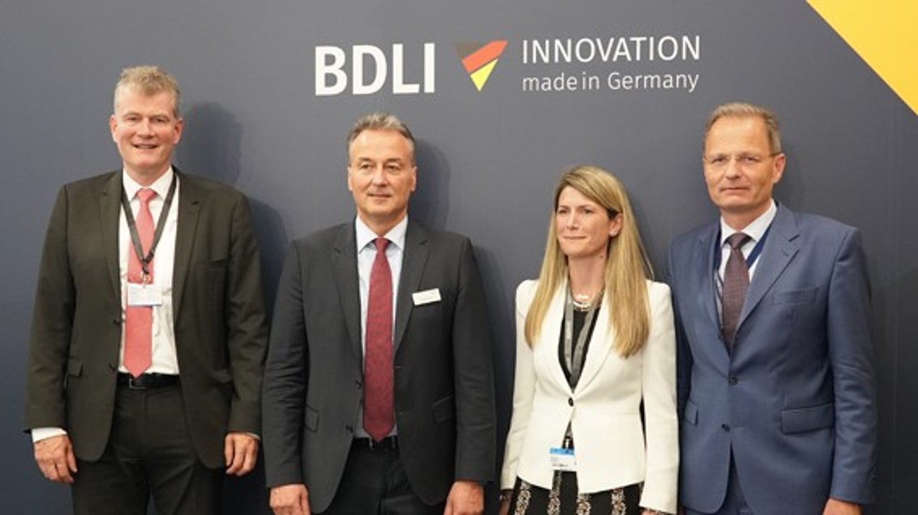 (from left to right): Hartmut Jaeschke (Rohde & Schwarz), Helmut Rauch (Diehl Defence), Celia Pelaz (HENSOLDT) and Kai Horten (ESG Elektroniksystem- und Logistik-GmbH) formed the FCMS consortium at Paris Air Show. (from left to right): Hartmut Jaeschke (Rohde & Schwarz), Helmut Rauch (Diehl Defence), Celia Pelaz (HENSOLDT) and Kai Horten (ESG Elektroniksystem- und Logistik-GmbH) formed the FCMS consortium at Paris Air Show.