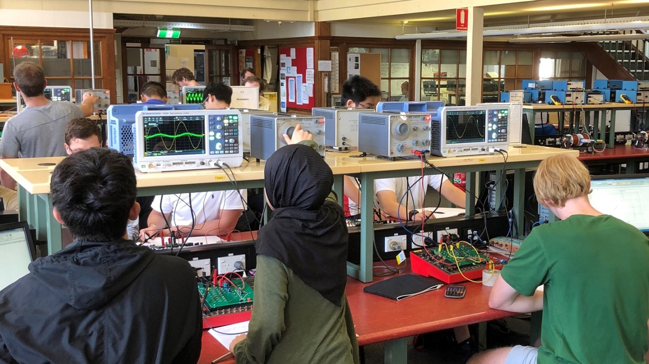 The School of Physics recently replaced their existing oscilloscopes with R&S RTB2000 and R&S RTM3000 oscilloscopes. The School of Physics recently replaced their existing oscilloscopes with R&S RTB2000 and R&S RTM3000 oscilloscopes.