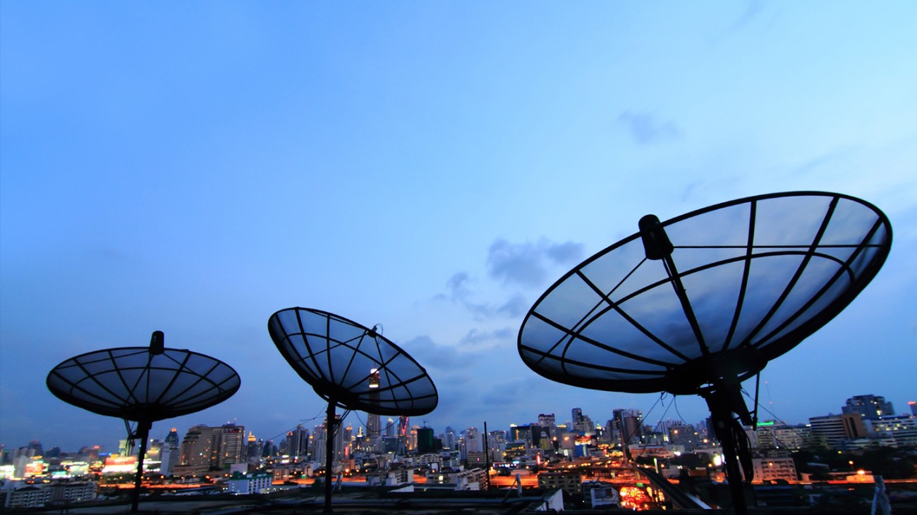 Satellite uplink | Rohde & Schwarz Satellite uplink | Rohde & Schwarz