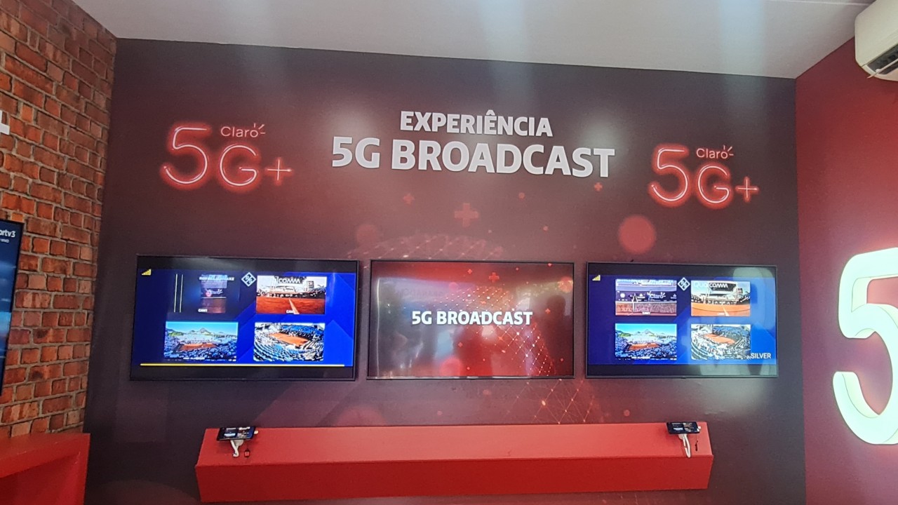 Claro, Rohde & Schwarz and Qualcomm team-up to demo a live Multi-Angle 5G Broadcast streaming to smartphones at Open Rio 2023